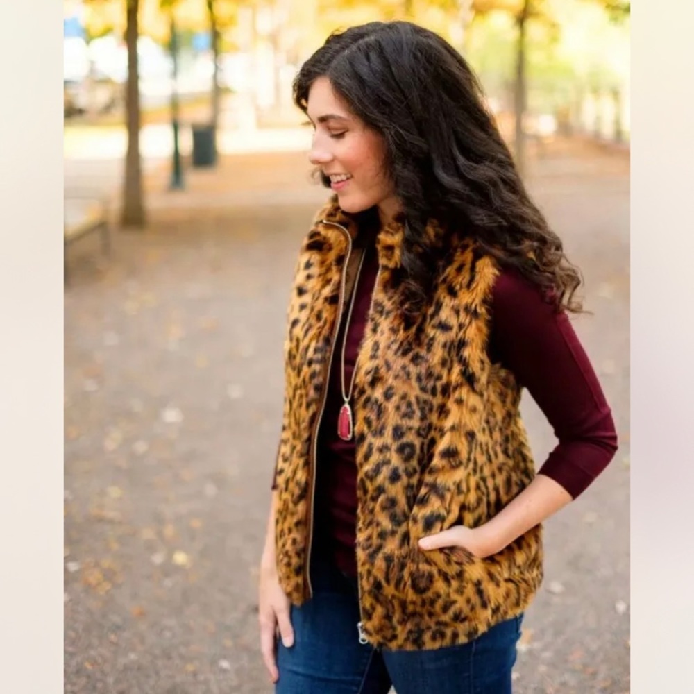 J Crew Fluffy Faux Fur Leopard Vest Size Small
